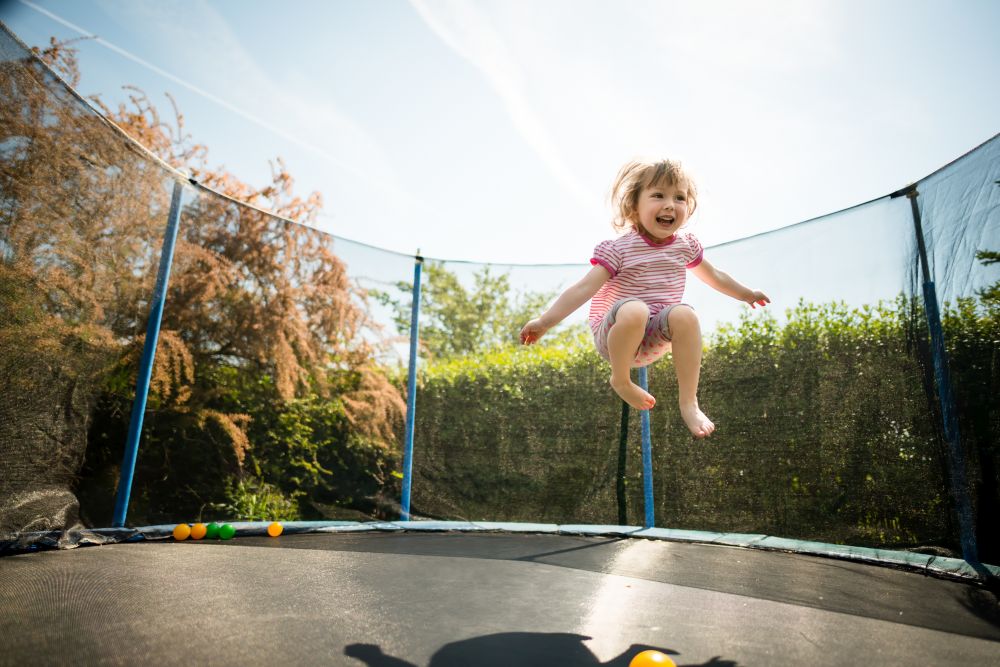 Trampolina: jak bawić się bezpiecznie?